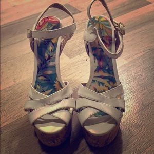 White Wedges